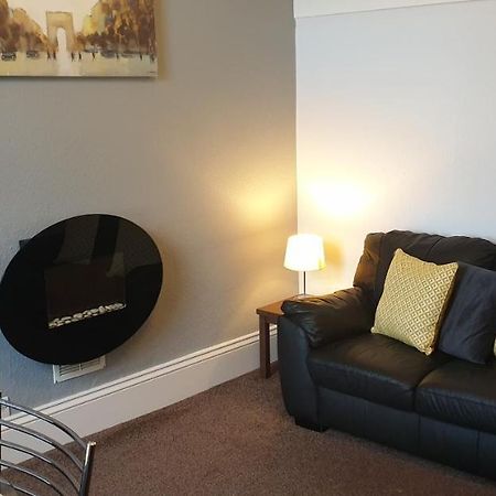 Lockinbar Holiday Apartments Tenby Exterior foto
